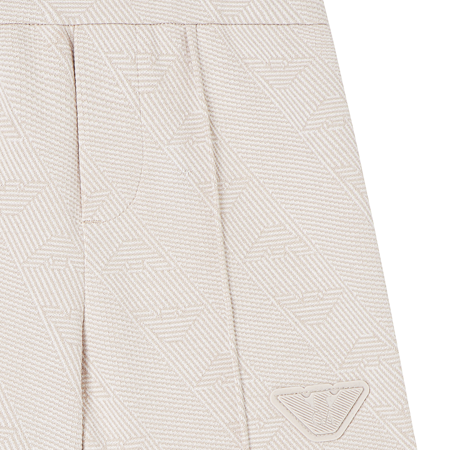 EB001121AF20698_U1156